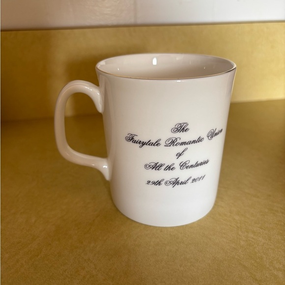 She Fairytale Romantic Union All The  Centuries 29th April 2011 - Picture 2 of 5